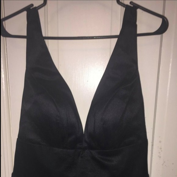 Bess Bridal Black Deep-V Neckline Prom Dress - Picture 4 of 7